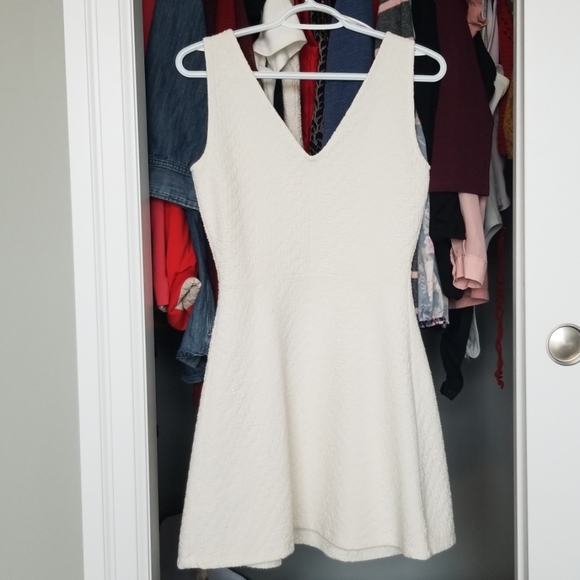 Zara little V neck dress - Picture 3 of 5